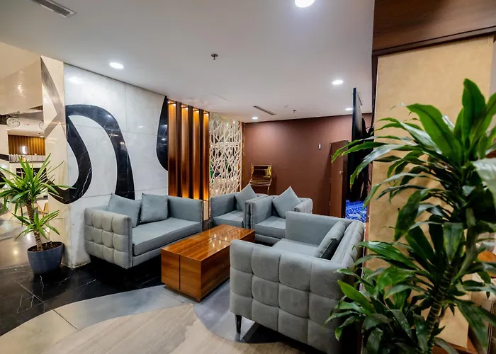Mora Hotel By Pioneer
